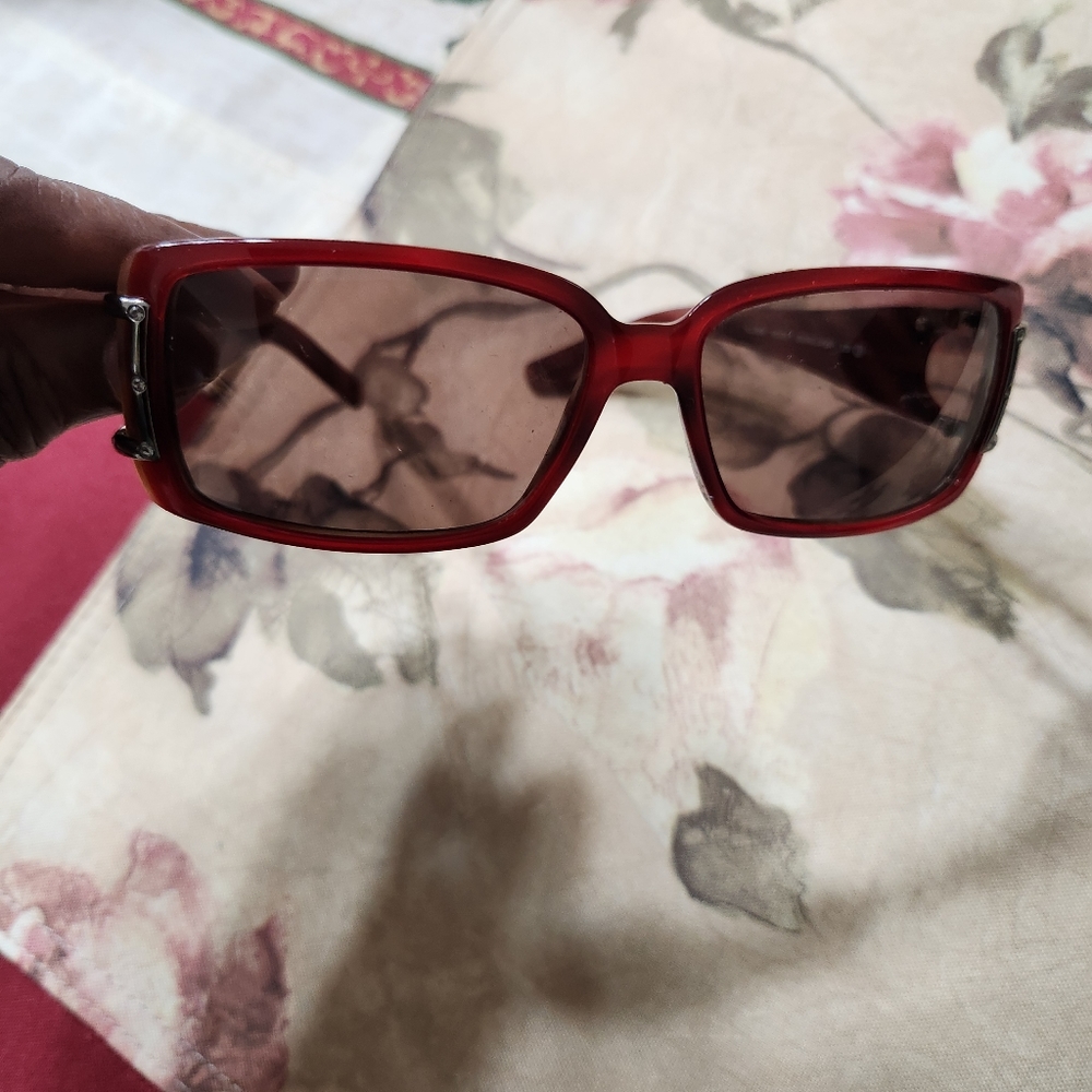 Sunglasses - Picture 1 of 3
